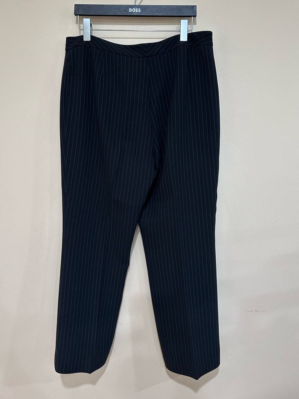Tahari women’s Black Pinstripe Pantsuit 3 piece Size 16 - Picture 5 of 16